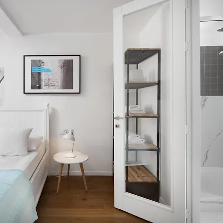 Apartment Historic Alley By Irundo
